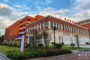 哎呀，说起选学校提升学历这个事儿，可真让人挠头